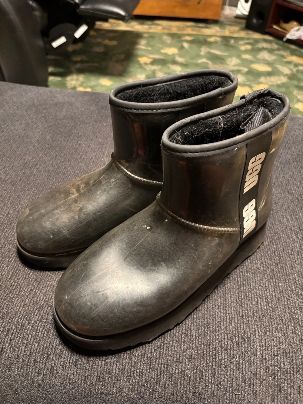 UGG Women's Short Waterproof Snow Boot - Black